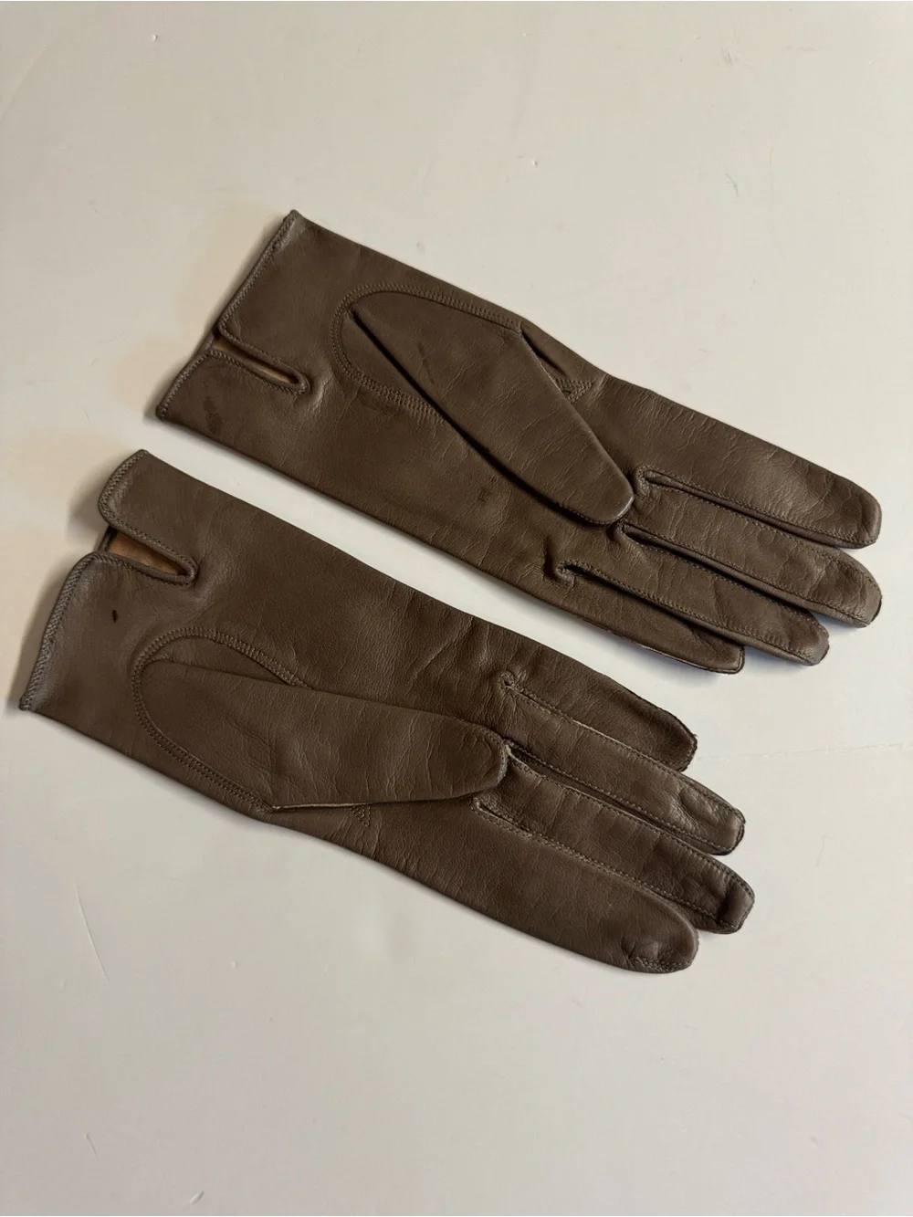 Vintage 50s Lord & Taylor Soft Brown Leather Gloves.Silk Lining.